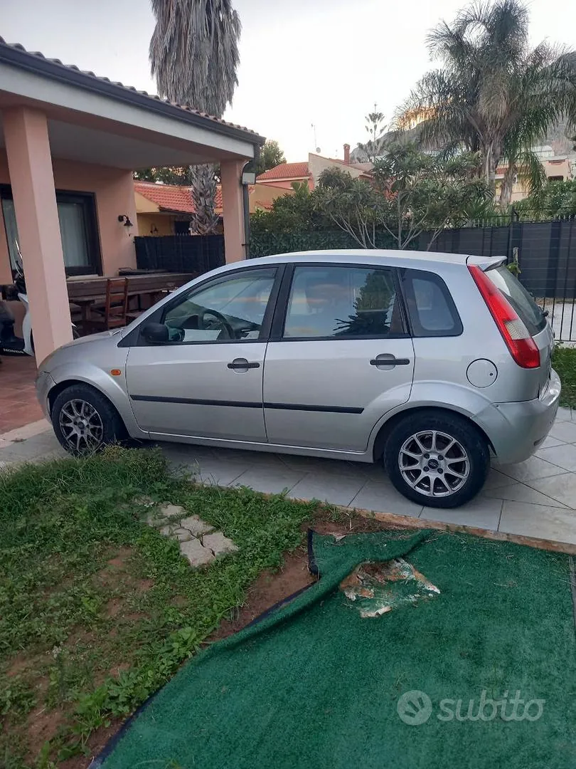Ford Fiesta 2002 photo 5