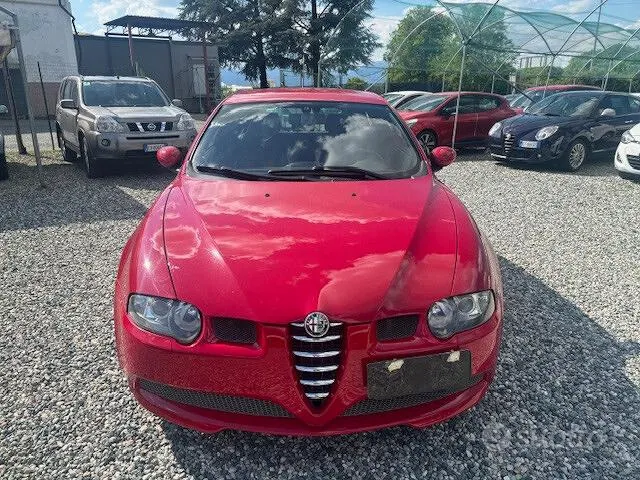 Alfa Romeo 147 2004 photo 2