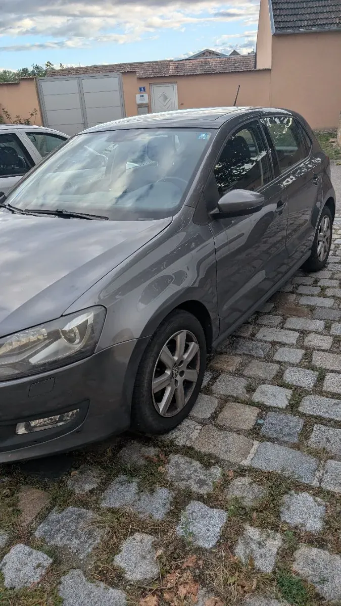 Volkswagen Polo 2011 photo 2