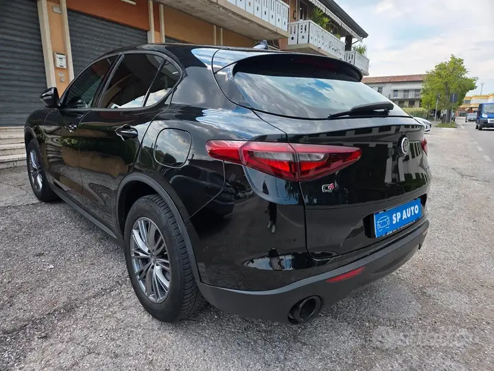 Alfa Romeo Stelvio 2018 photo 2
