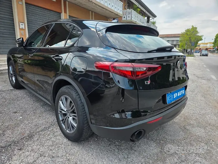 Alfa Romeo Stelvio 2018 photo 3