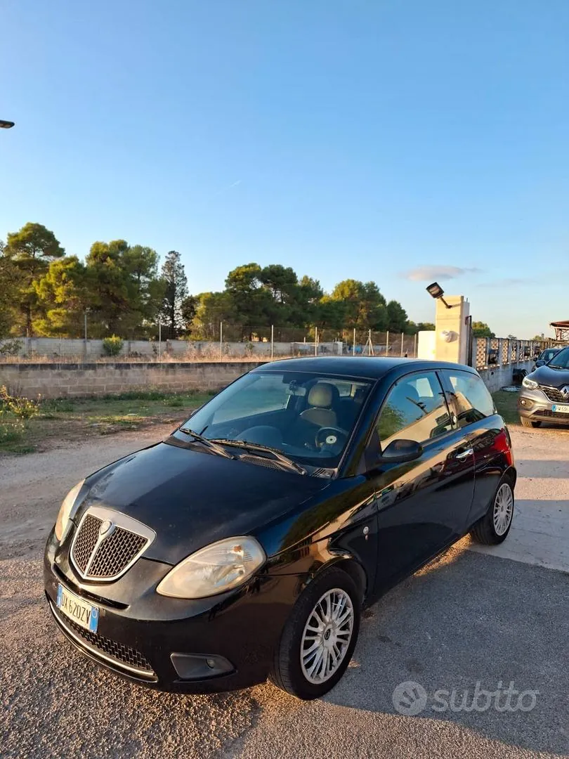 Lancia Ypsilon