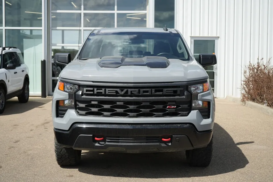 Chevrolet Silverado 1500 2025 photo 2