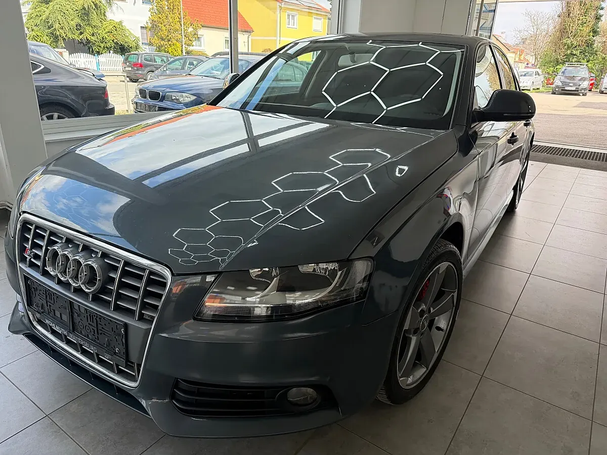 Audi A4 2009 photo 2