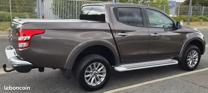 Mitsubishi L200 2018 photo 2