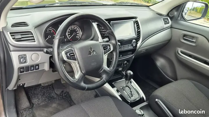 Mitsubishi L200 2018 photo 5