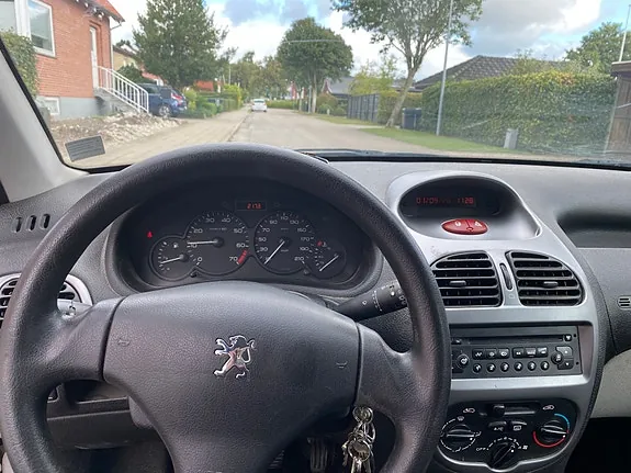 Peugeot 206 2005 photo 5