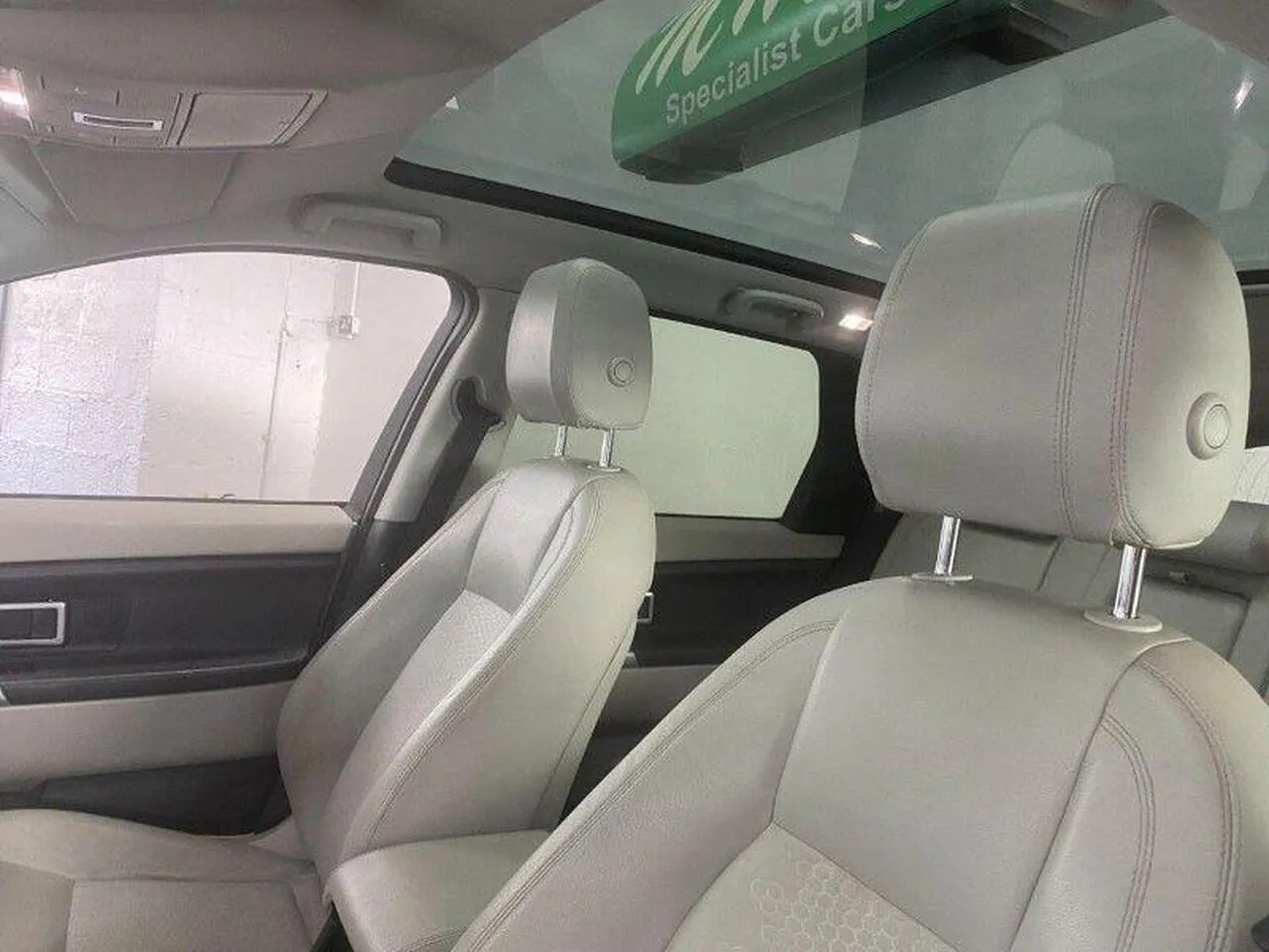 Land Rover Discovery Sport 2017 photo 3