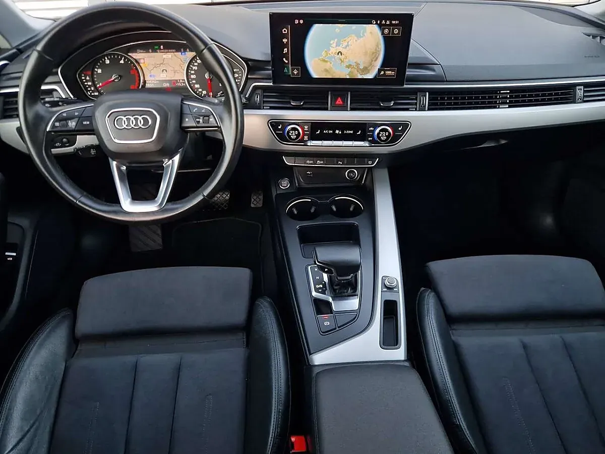 Audi A4 2022 photo 2