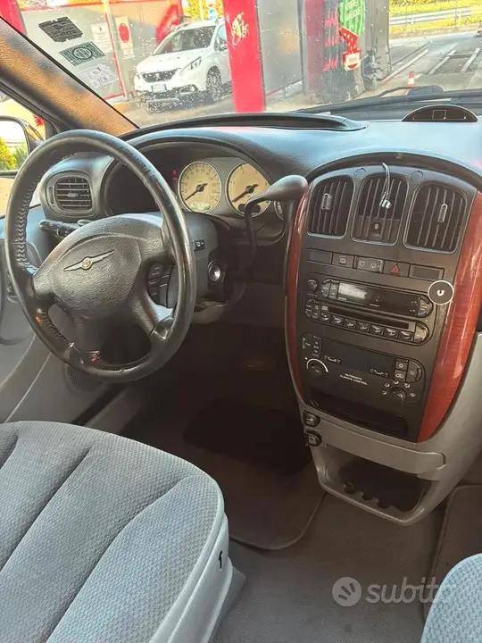 Chrysler Voyager 2005 photo 5