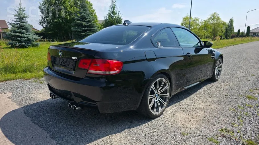 BMW M3 2009 photo 3