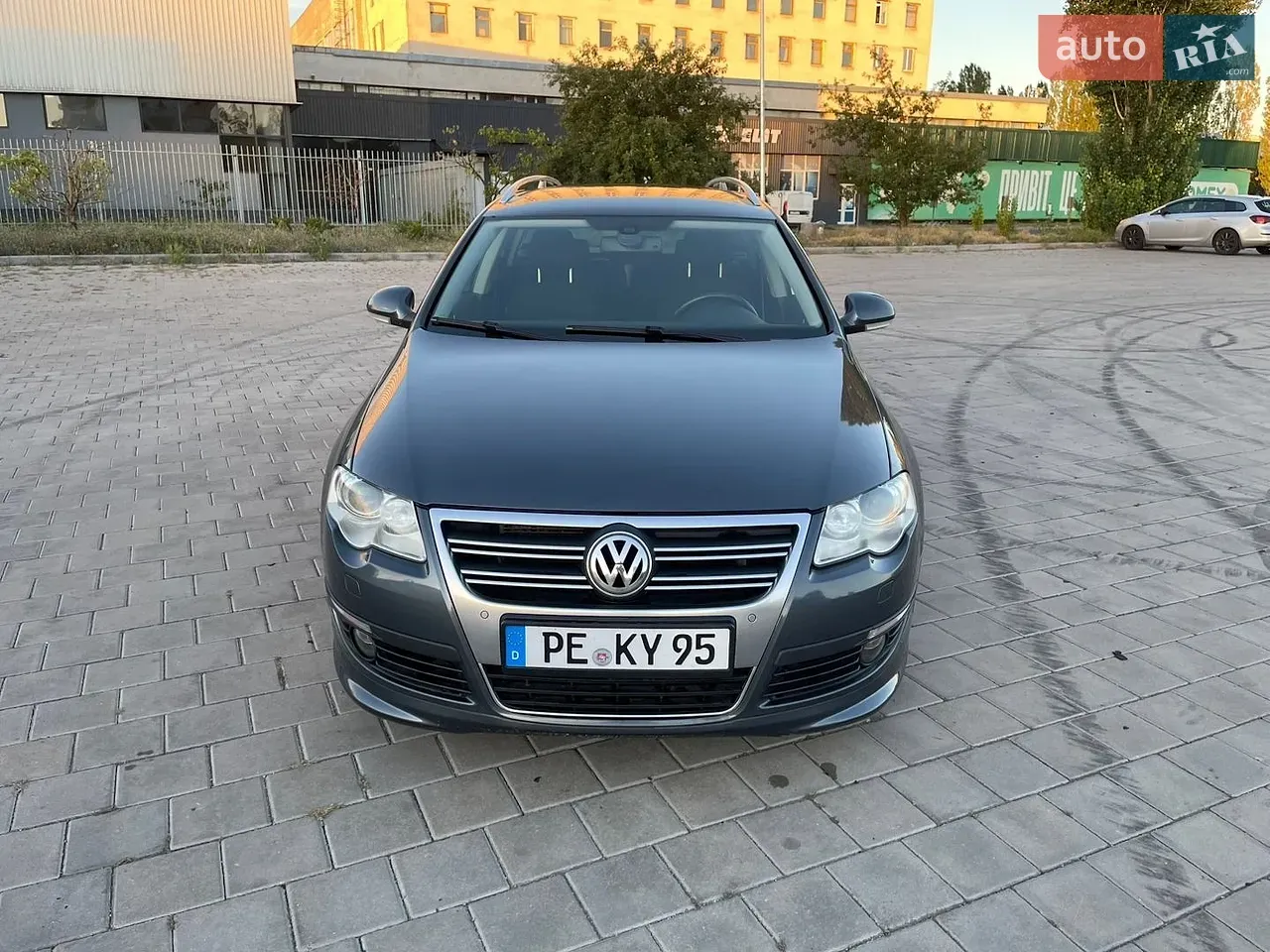 Volkswagen Passat 2009 photo 2