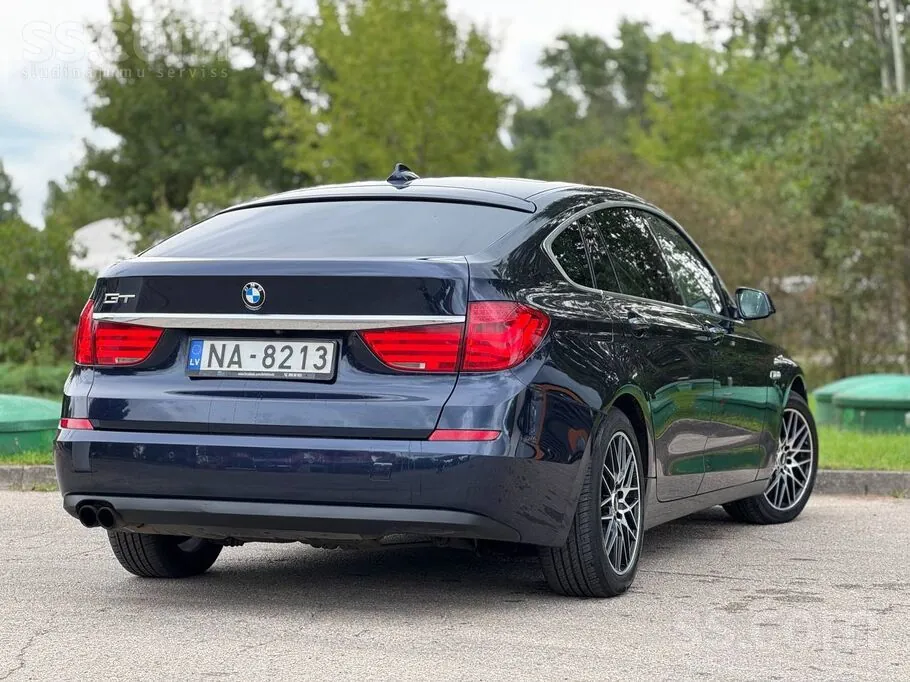 BMW 530 2010 photo 2