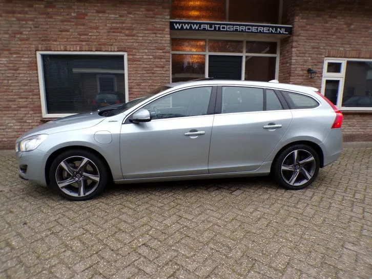 Volvo V60 2013 photo 2