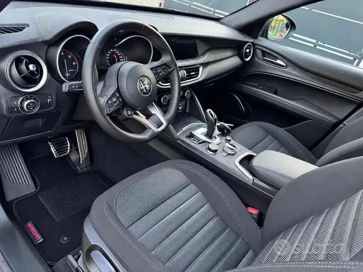 Alfa Romeo Stelvio 2022 photo 3