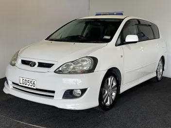 Toyota Ipsum 2004 photo 4