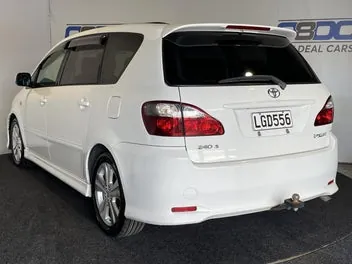 Toyota Ipsum 2004 photo 5