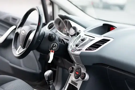 Ford Fiesta 2010 photo 2