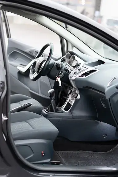 Ford Fiesta 2010 photo 5