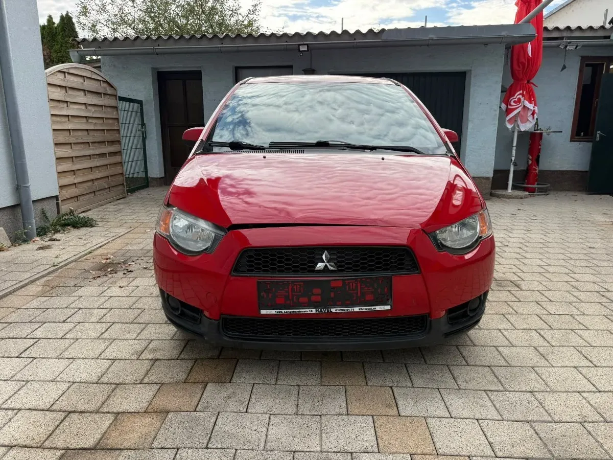 Mitsubishi Colt 2011 photo 2