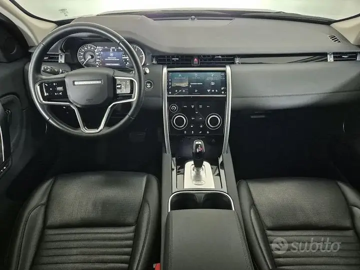 Land Rover Discovery Sport 2023 photo 4