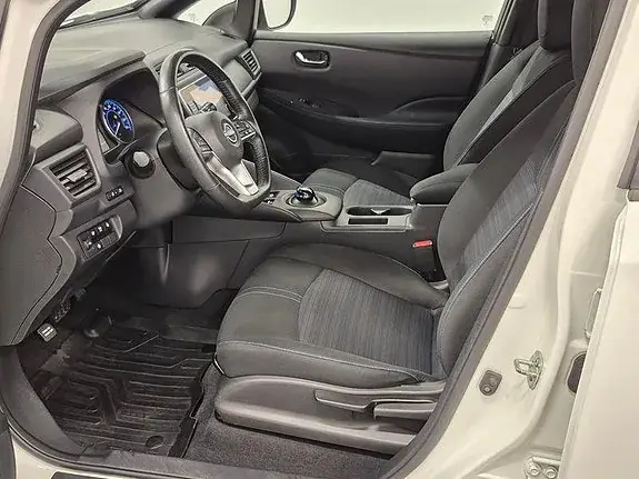 Nissan Leaf 2022 photo 2