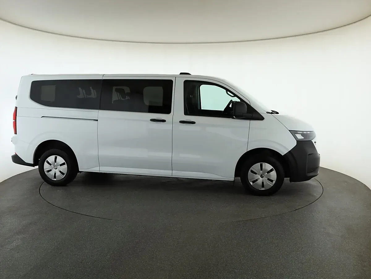 Volkswagen T7 Transporter 2025 photo 3