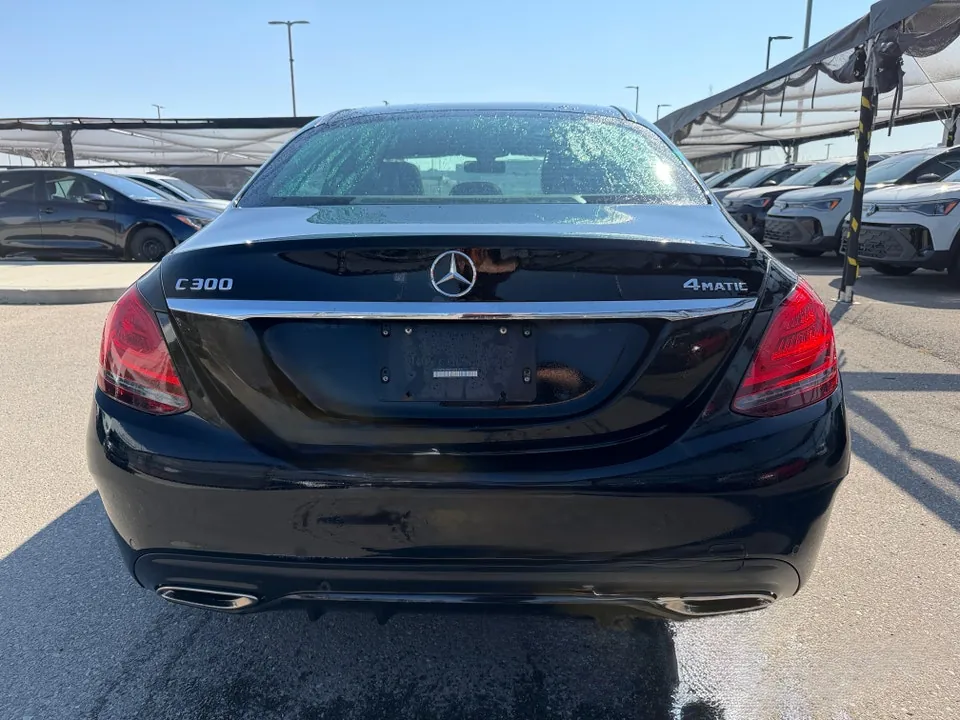 Mercedes-Benz C300 2019 photo 3
