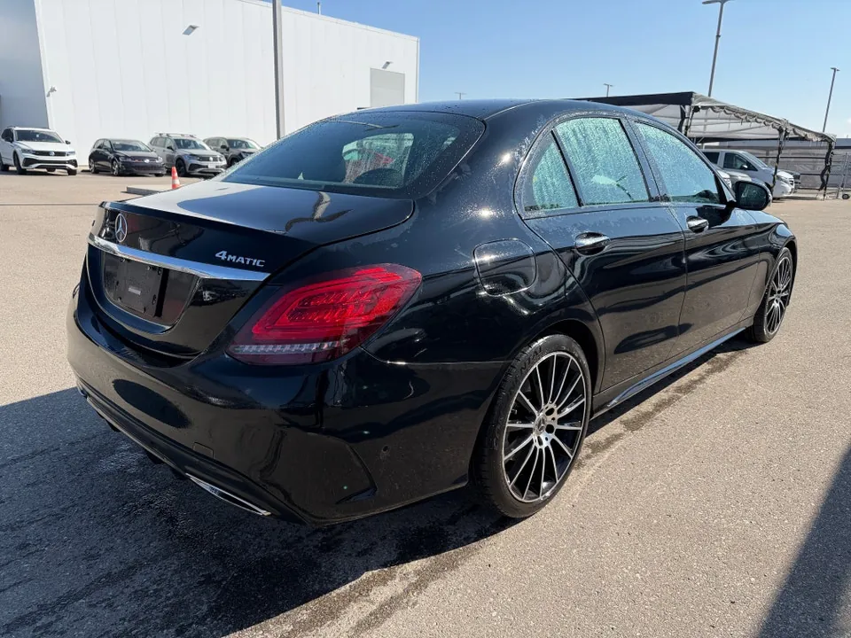 Mercedes-Benz C300 2019 photo 4