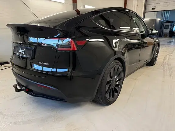 Tesla Model Y 2023 photo 5