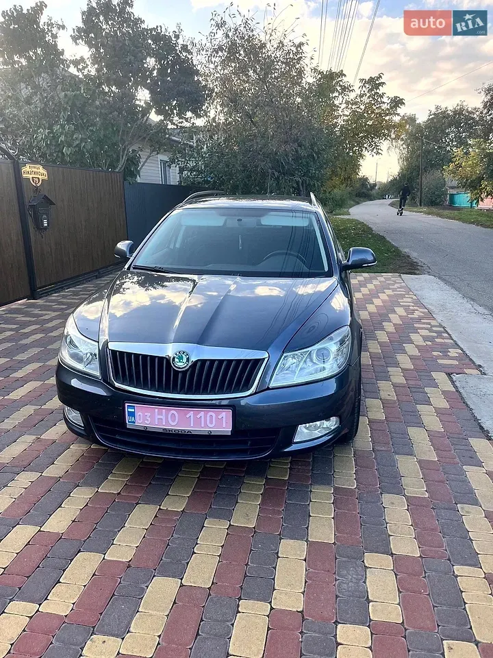 Skoda Octavia 2011 photo 2