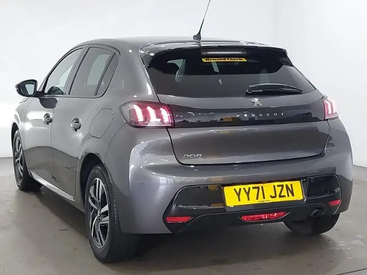 Peugeot 208 2021 photo 2