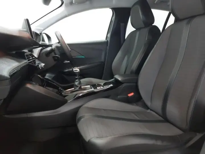 Peugeot 208 2021 photo 5