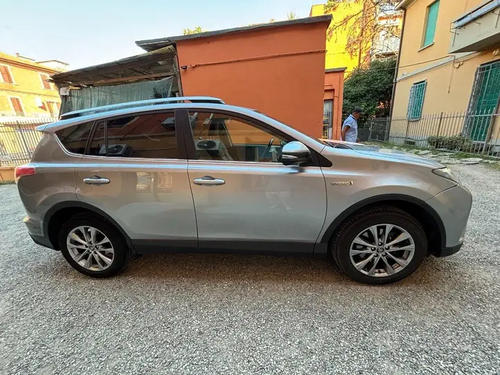 Toyota Rav4 2017 photo 4