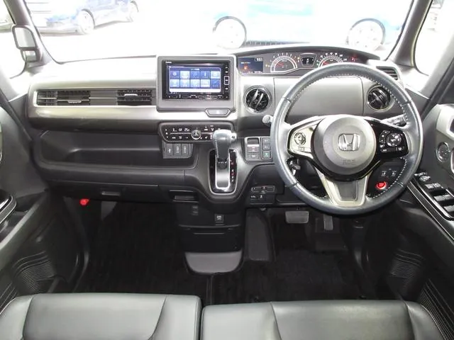 Honda N-Box 2022 photo 2
