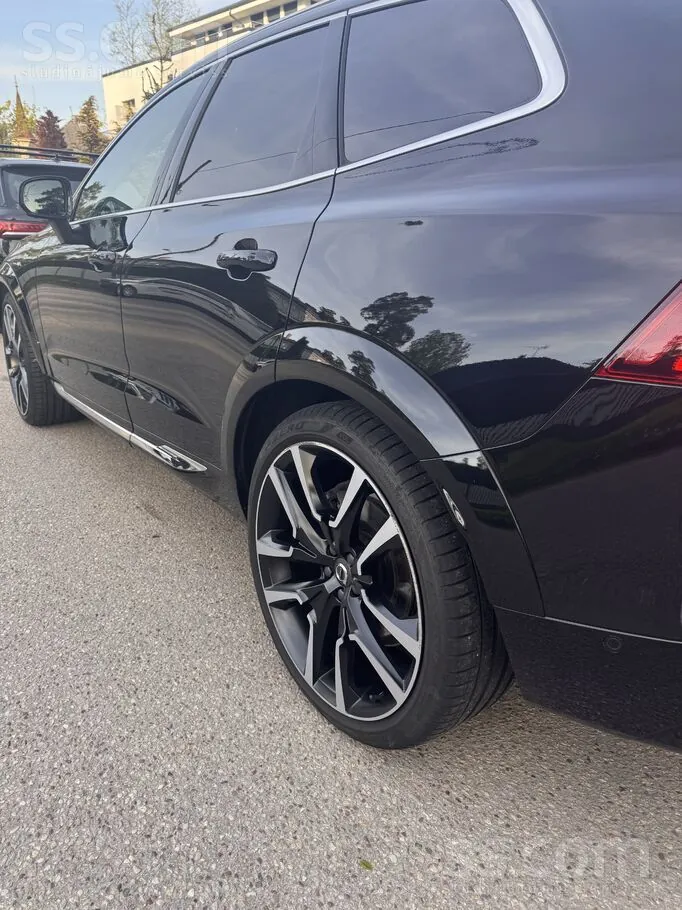 Volvo Xc60 2023 photo 4