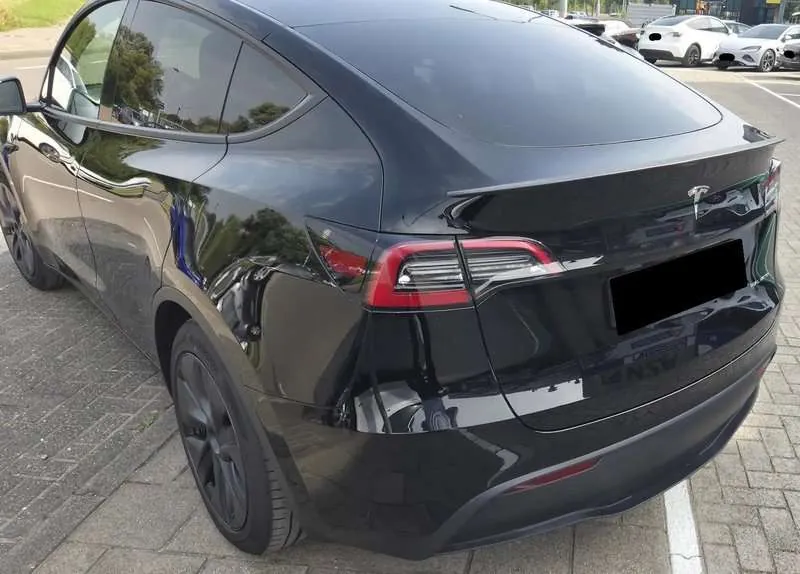 Tesla Model Y 2025 photo 5