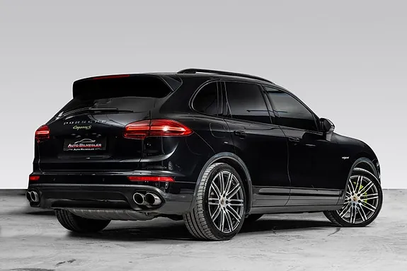 Porsche Cayenne 2016 photo 2