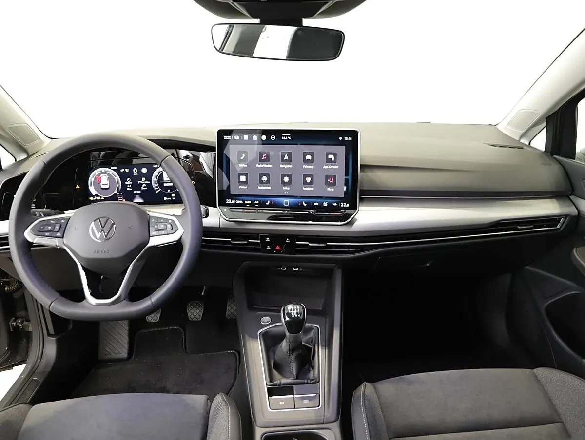 Volkswagen Golf 2026 photo 2