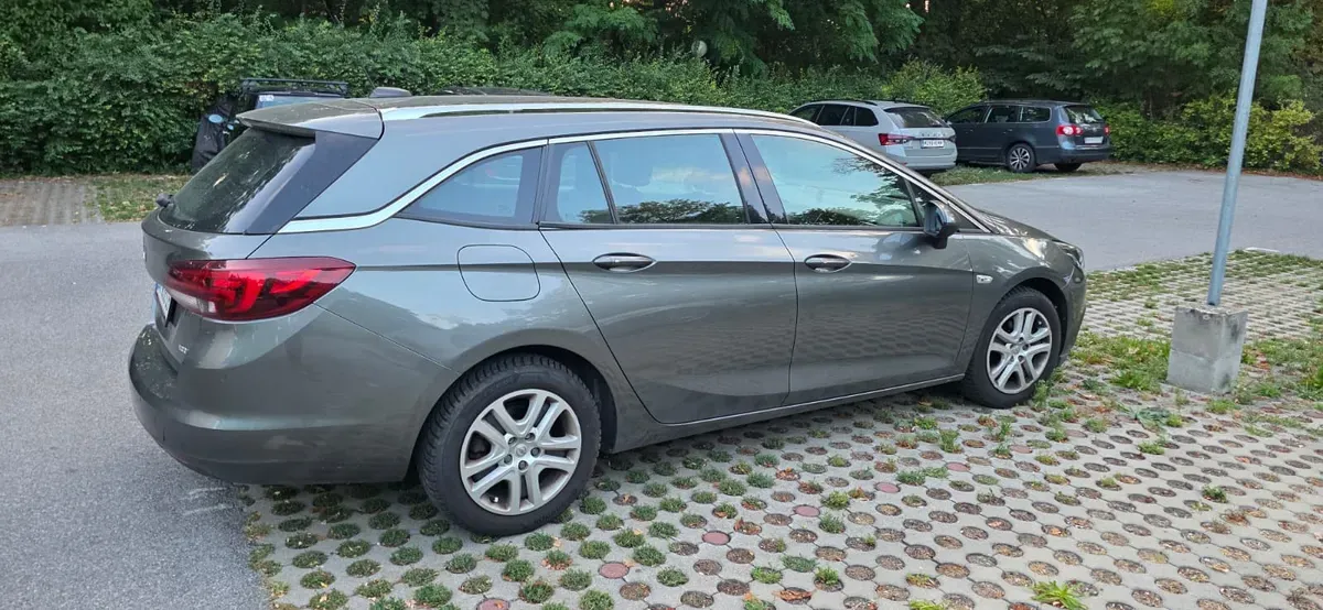 Opel Astra 2018 photo 2