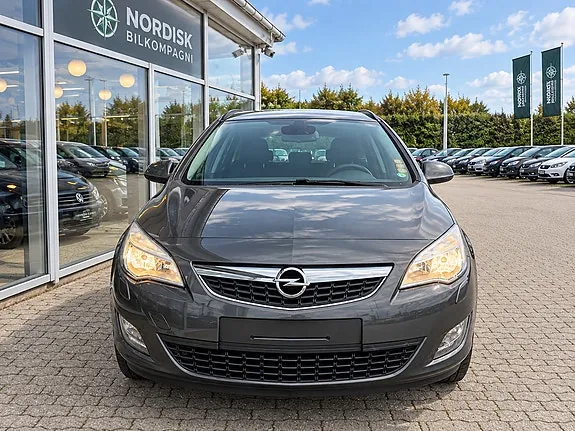 Opel Astra 2012 photo 5