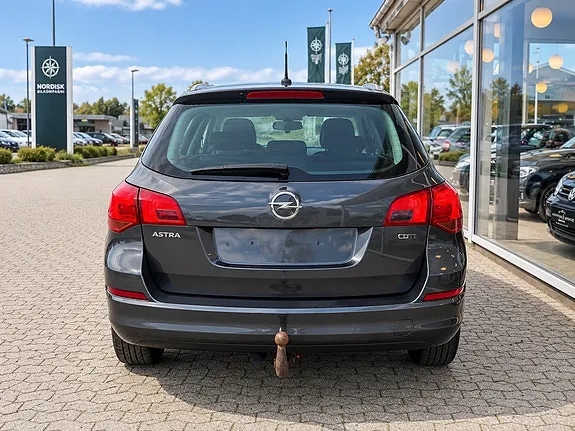 Opel Astra 2012 photo 3