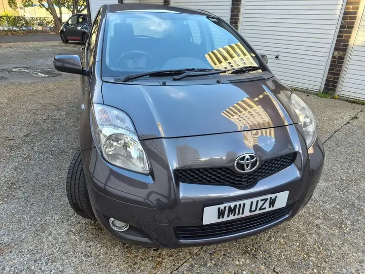 Toyota Yaris 2011 photo 3