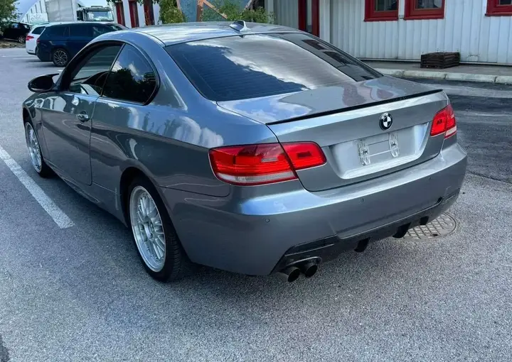 BMW 3Er-Reihe 325I 2008 photo 3