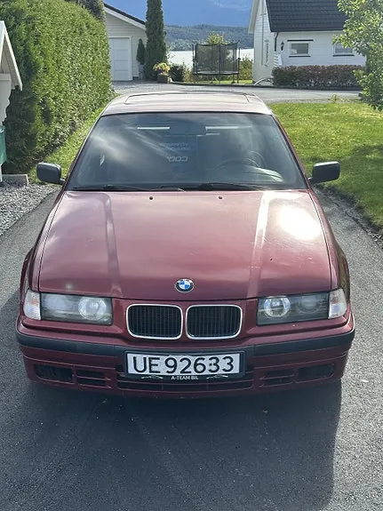BMW 318I