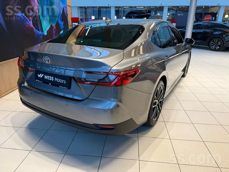 Toyota Camry 2026 photo 2