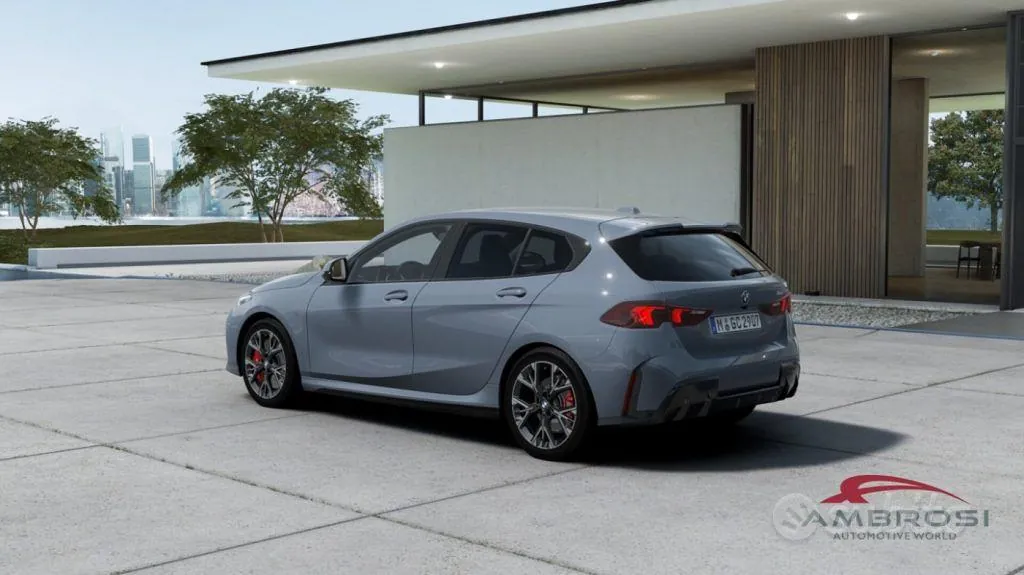 BMW 1 Series 2026 photo 2