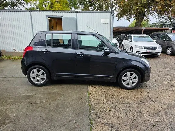Suzuki Swift 2010 photo 4