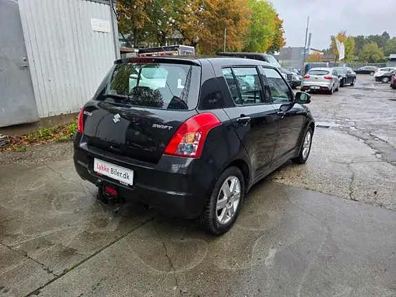 Suzuki Swift 2010 photo 5