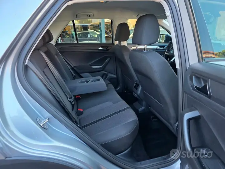 Volkswagen T-Roc 2023 photo 5